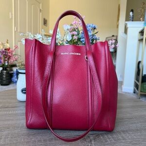 Marc Jacobs THE TAG TOTE Bag 27